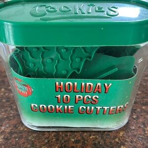 Green Holiday Cookie Cutters Set